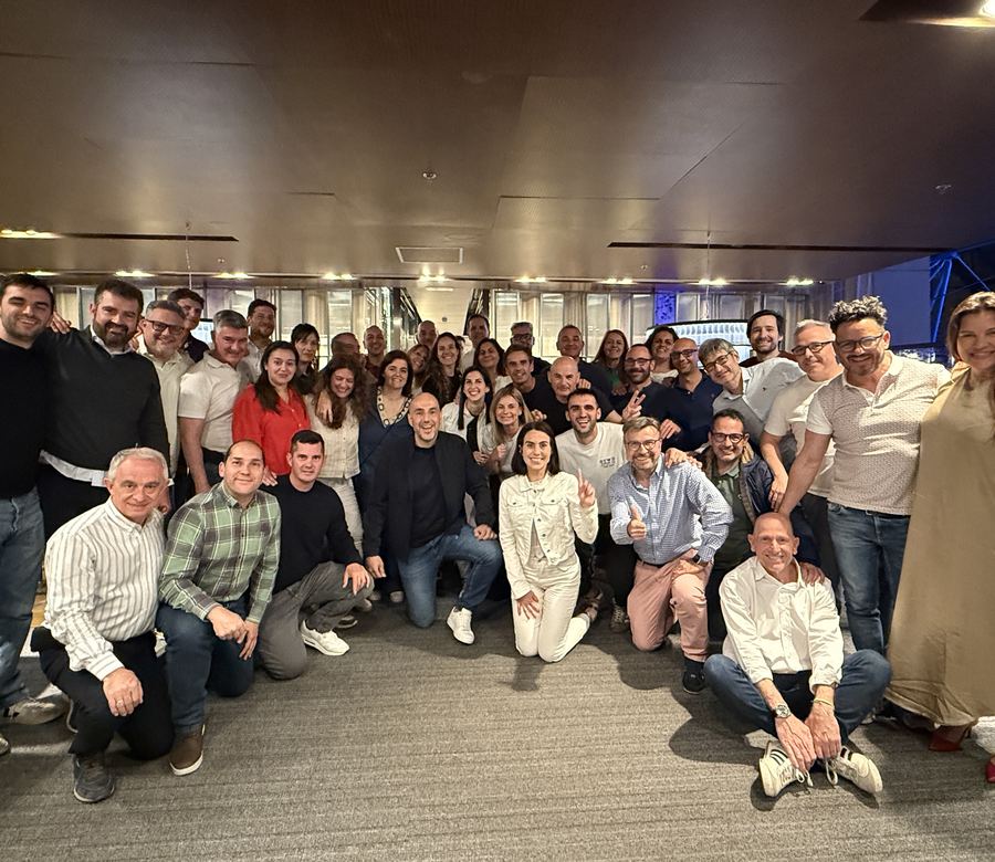 Grupo de alumnos en un encuentro