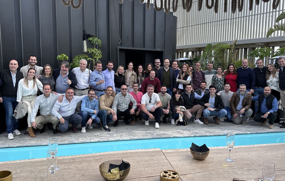Miembros de All IN Group en un encuentro